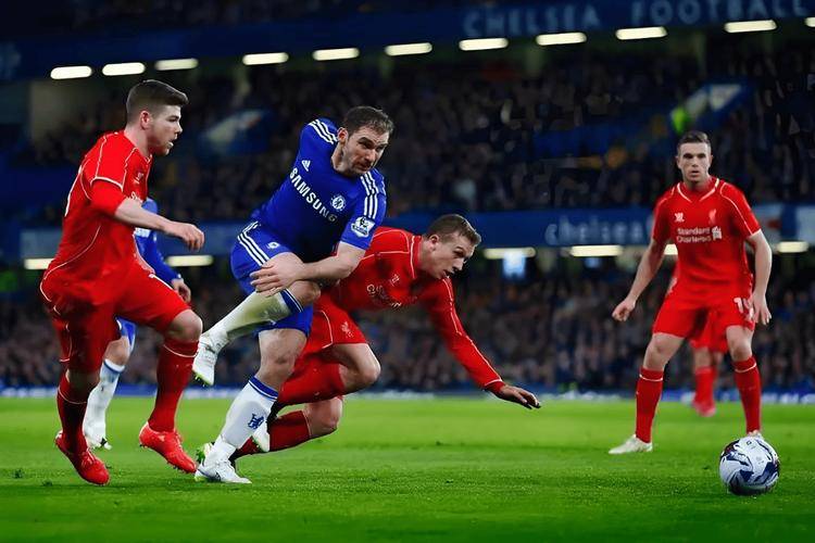 包含今晨英超焦点战，莱比锡复出首秀，话题不断，纪律约束更严格的词条