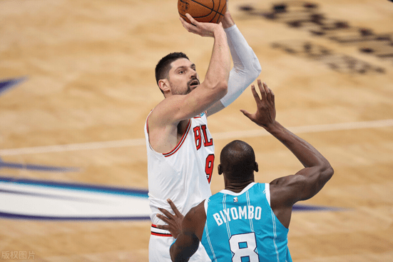 芝加哥公牛圣帕特里克节球衣