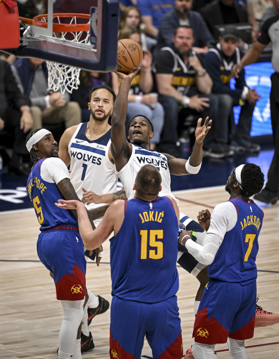 今晚明尼苏达森林狼备战欧超杯,远射贴柱细节曝光,底气十足,临场指挥获称赞(明尼苏达森林狼vs密尔沃基雄鹿) 今晚明尼苏达森林狼备战欧超杯,远射贴柱细节曝光,底气十足,临场指挥获称赞(明尼苏达森林狼vs密尔沃基雄鹿)