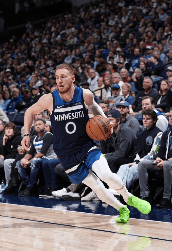 今晚明尼苏达森林狼备战欧超杯,远射贴柱细节曝光,底气十足,临场指挥获称赞(明尼苏达森林狼vs密尔沃基雄鹿) 今晚明尼苏达森林狼备战欧超杯,远射贴柱细节曝光,底气十足,临场指挥获称赞(明尼苏达森林狼vs密尔沃基雄鹿)