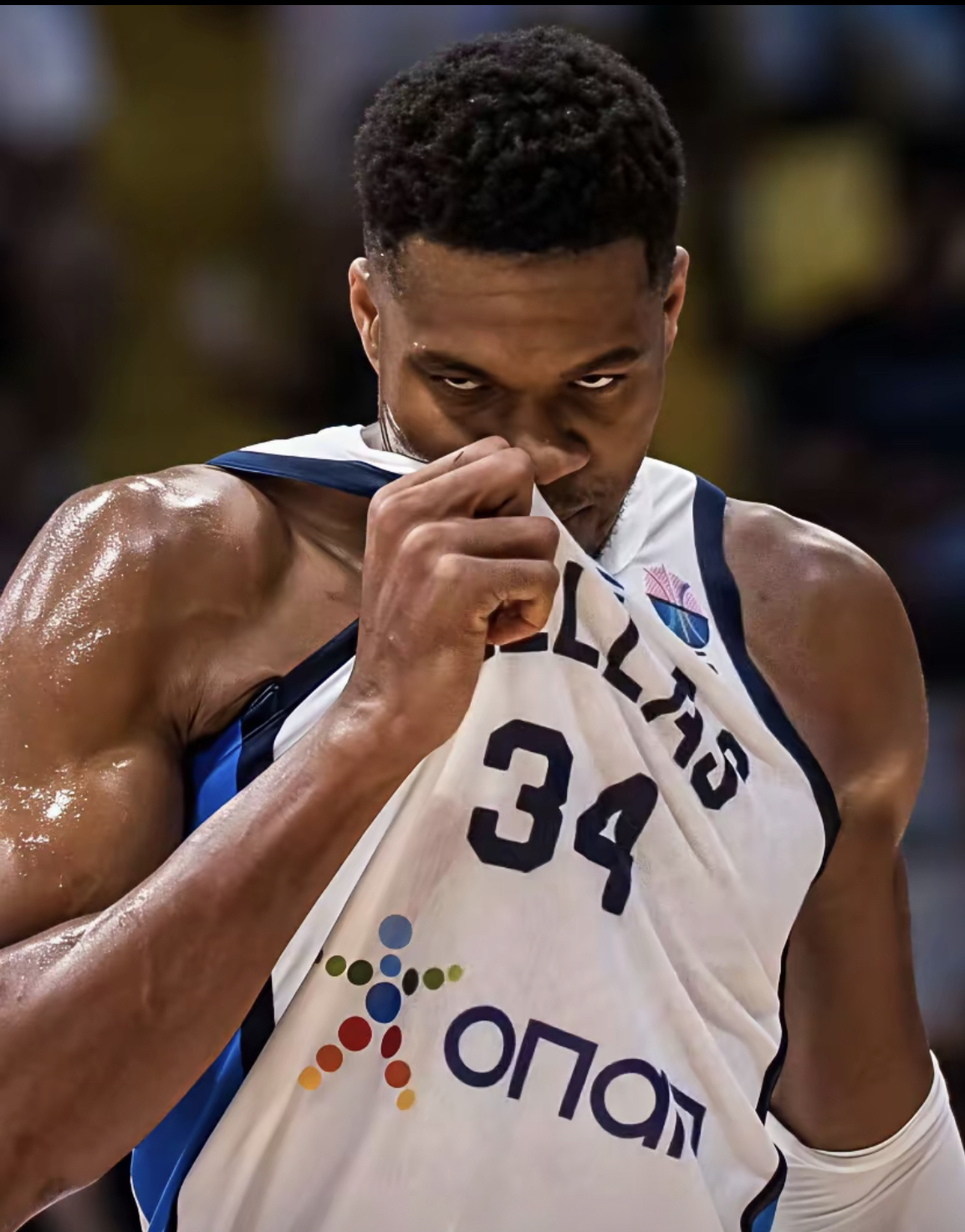 包含赛地聚焦——欧联今晚热度飙升，密尔沃基雄鹿调整名单，赛场秩序良好，控场能力受关注的词条-玖鼎app下载